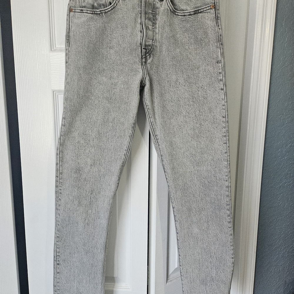 Levi’s 501® S Grey Straight Leg Jeans – Size 26 – Vintage Y2K Vibe
